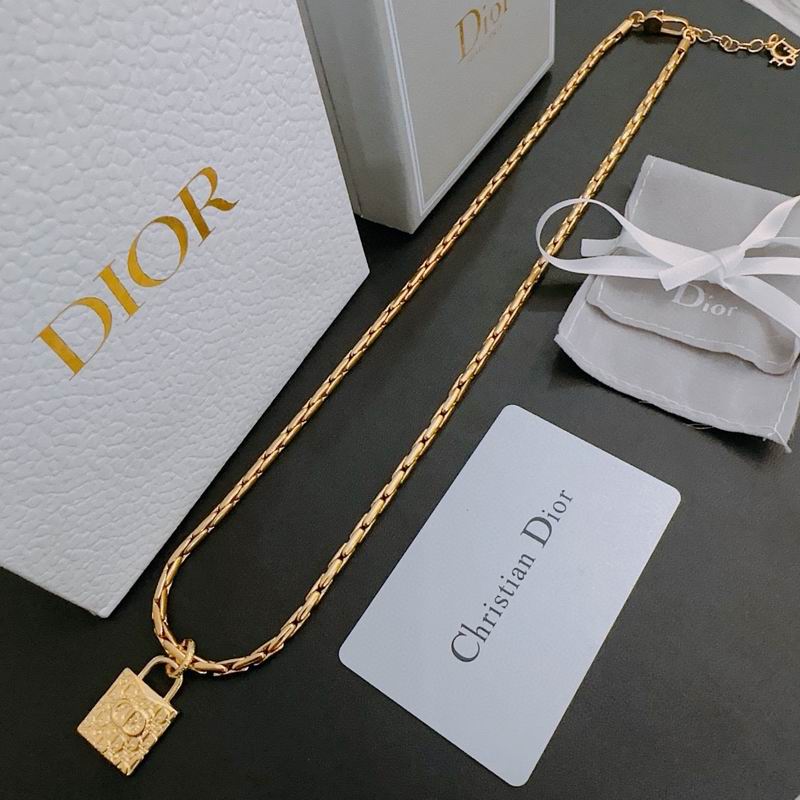 Dior Necklace 05lyr463